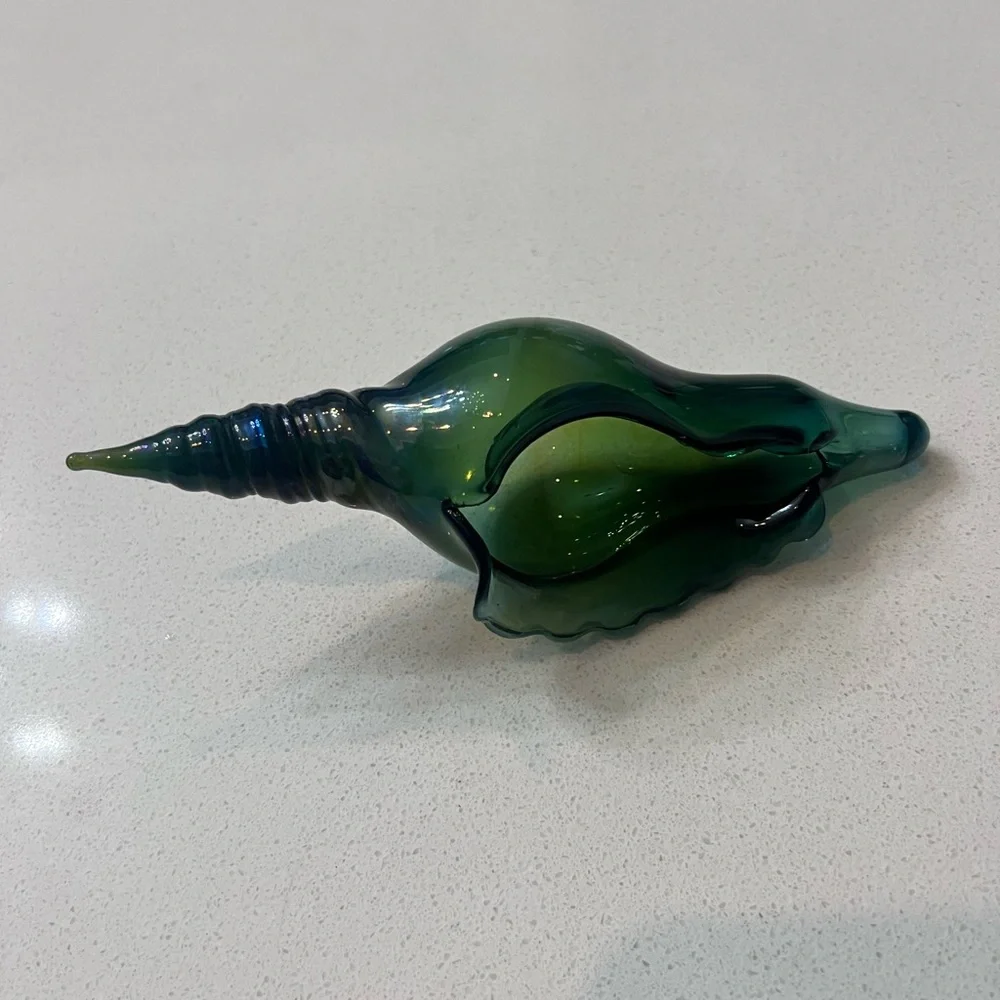 Hand Blown Art Glass Green Iridescent‎ Seashell Conch Sculpture 6.5”